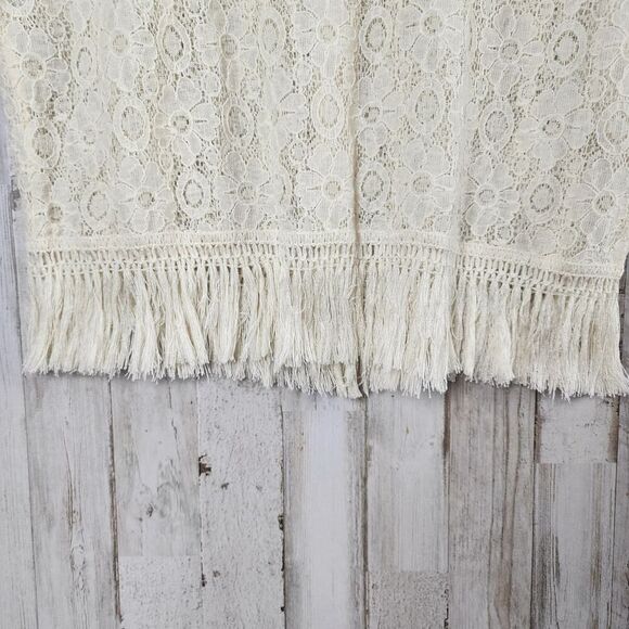 Altar'd State Floral Lace Fringe Top Biege Size Small - Picture 7 of 10